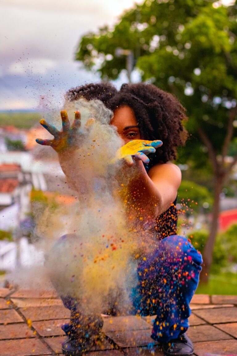MSB Dezign - Bright background Woman